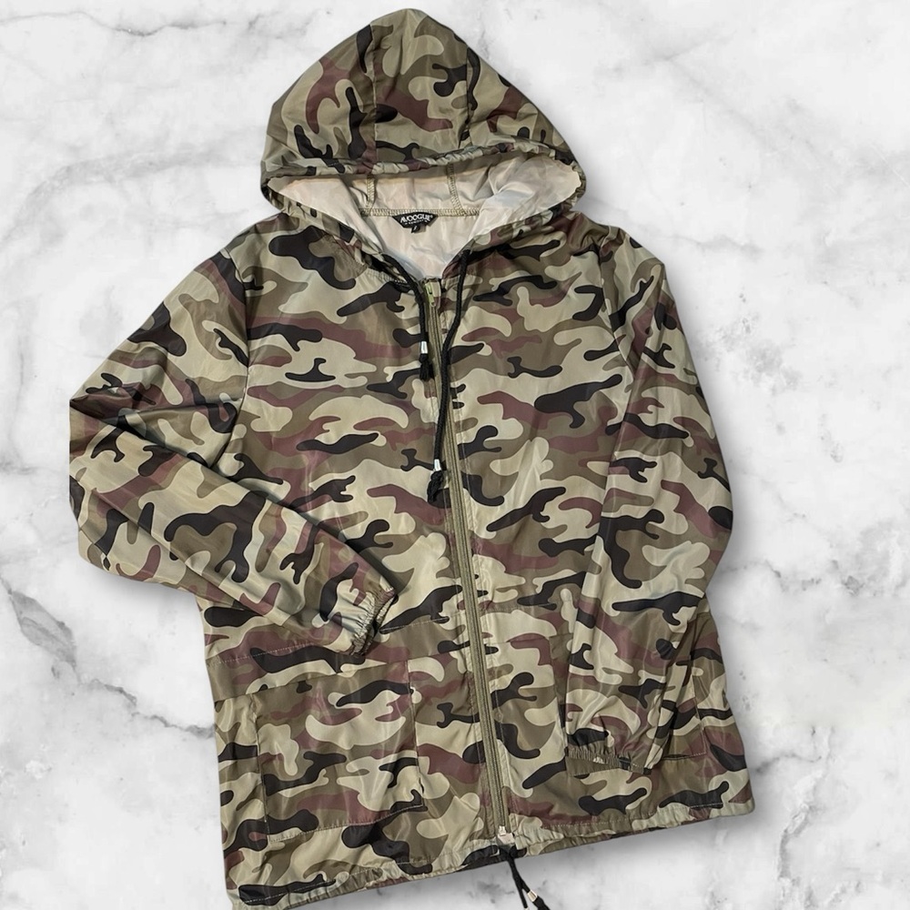 Avoogue Hooded Outdoor Camo Raincoat for Unisex Size Small
